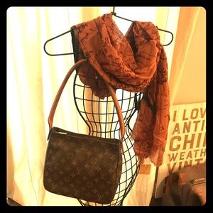 Vintage LV Looping MM Monogram Canvas Bag